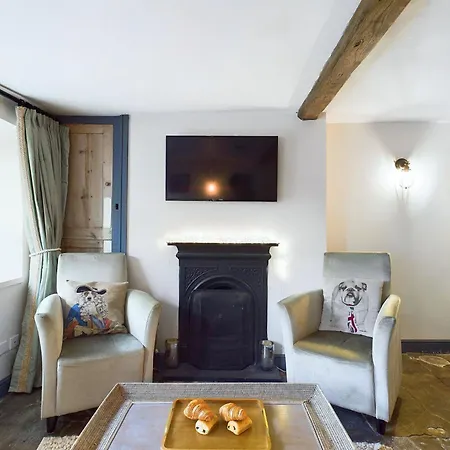 Cosy Cottage In Moreton-In-Marsh Exterior photo